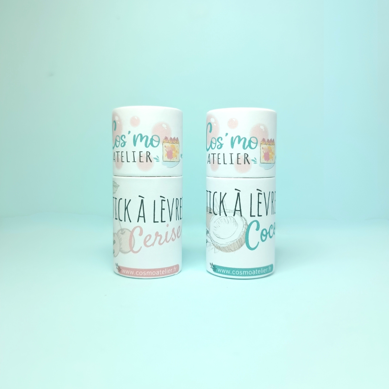 Stick à lèvres cerise ou coco - Stick en carton - stick à lèvre push-up - Savonnerie artisanale Cos'mo Atelier - Jura 39