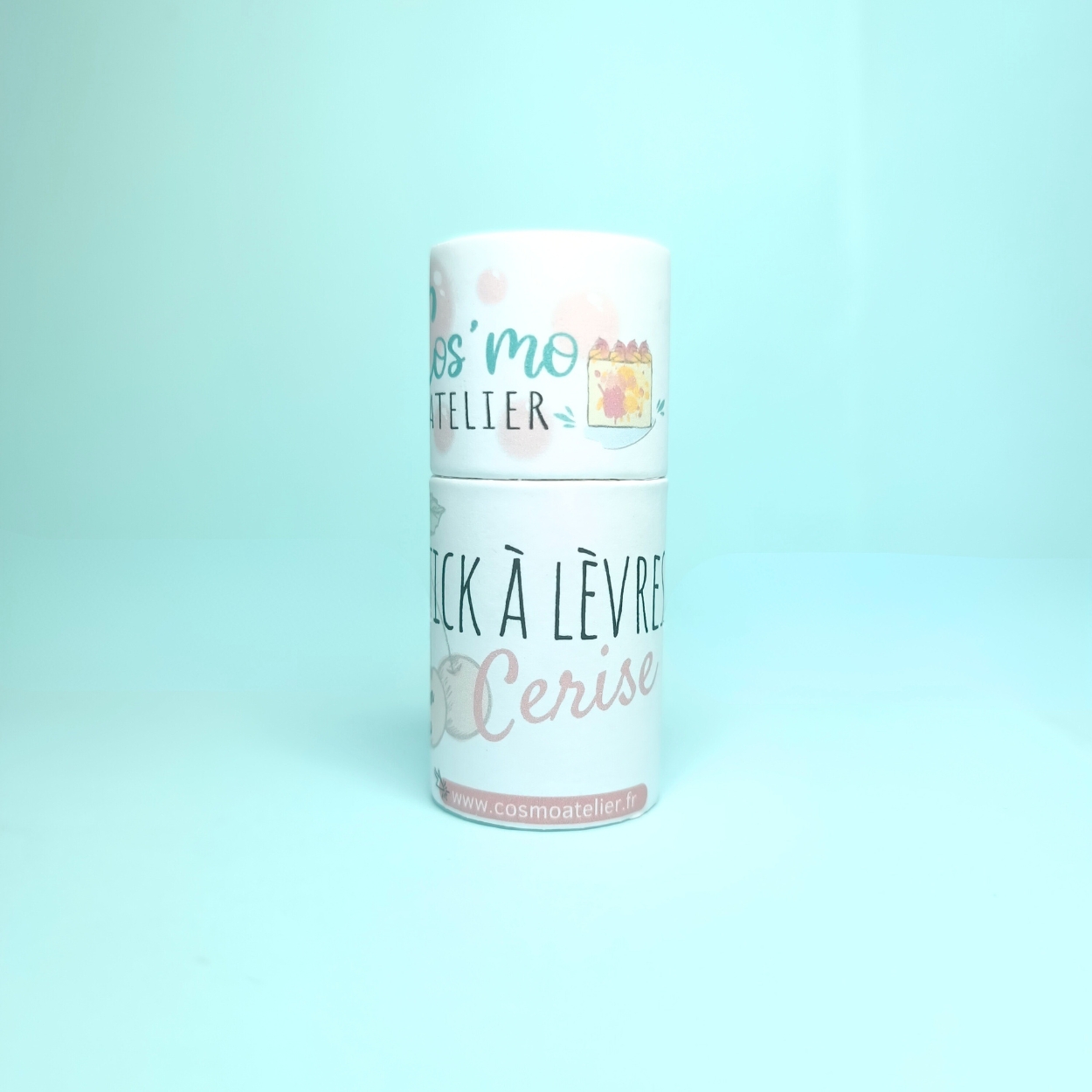 Stick à lèvres cerise ou coco - Stick en carton - stick à lèvre push-up - Savonnerie artisanale Cos'mo Atelier - Jura 39