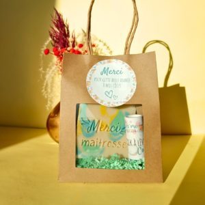 Coffret personnalisé - Cadeau fin d'année - merci maîtresse maître nounou atsem - Savonnerie artisanale Cos'mo Atelier - Jura (39)
