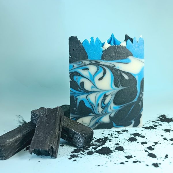 Charbon boisé - Savon en tranche - savon saponifié à froid - Savonnerie Cos'mo Atelier - Jura 39