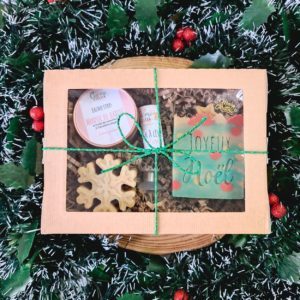 Coffret de Noël Sweet Christmas - cadeau de Noël personnalisé - savon naturel saponifié à froid - Savonnerie artisanale Cos'mo Atelier - Jura (39)