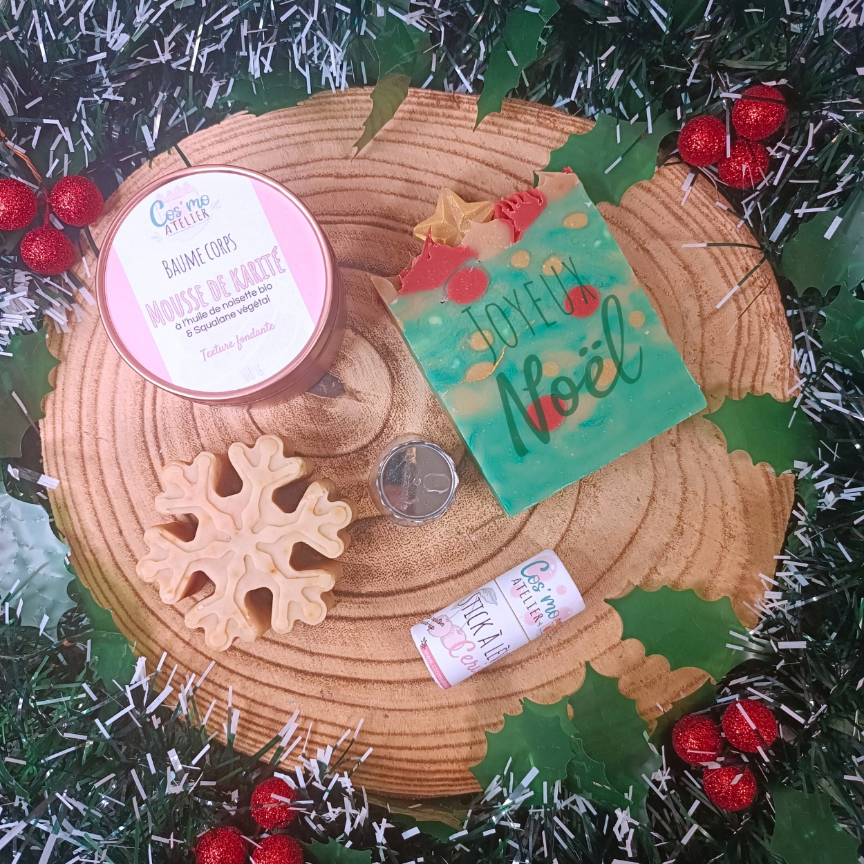 Coffret de Noël Sweet Christmas - cadeau de Noël personnalisé - savon naturel saponifié à froid - Savonnerie artisanale Cos'mo Atelier - Jura (39)
