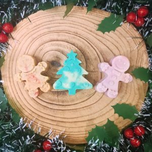 Coffret de Noël pour enfant - cadeau de Noël personnalisé - savon naturel saponifié à froid - Savonnerie artisanale Cos'mo Atelier - Jura (39)