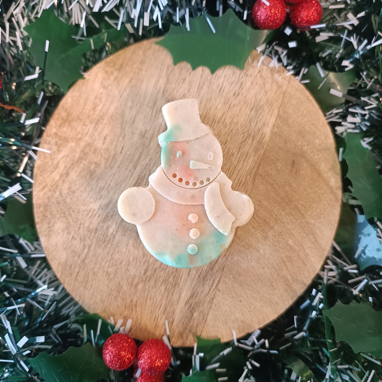 Savon de Noël enfant - cadeau de Noël personnalisé - savon naturel saponifié à froid - Savonnerie artisanale Cos'mo Atelier - Jura (39)