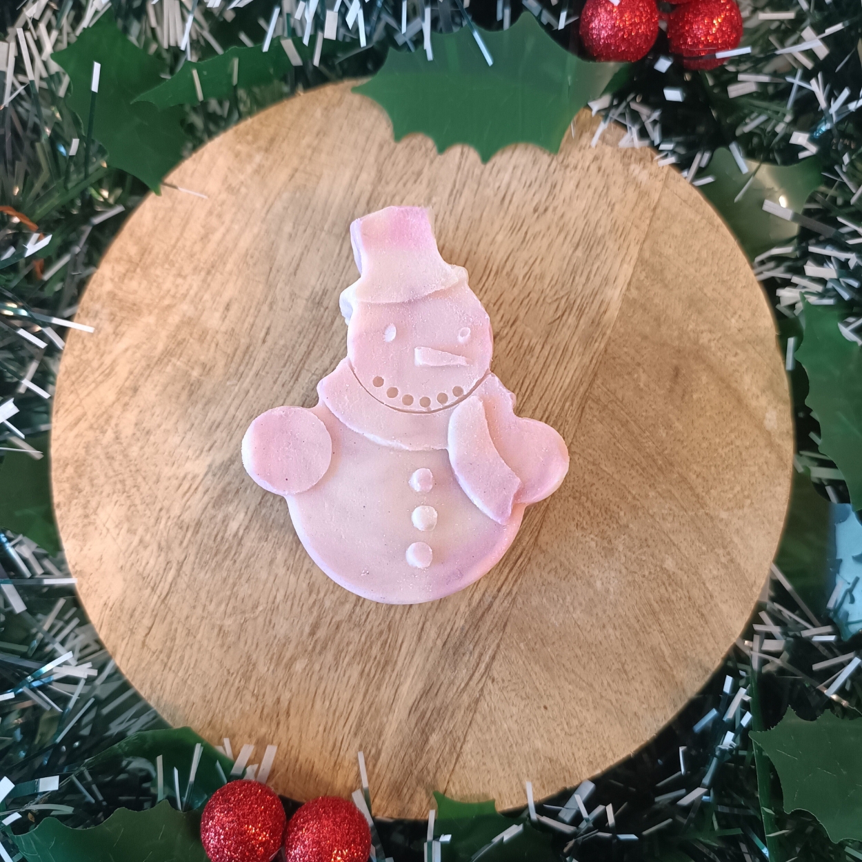 Savon de Noël enfant - cadeau de Noël personnalisé - savon naturel saponifié à froid - Savonnerie artisanale Cos'mo Atelier - Jura (39)