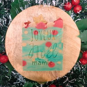 savon de Noël personnalisé - cadeau de Noël personnalisé - savon naturel saponifié à froid - Savonnerie artisanale Cos'mo Atelier - Jura (39)